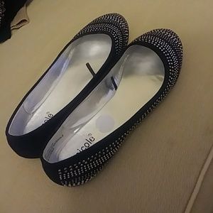 Women's shoes